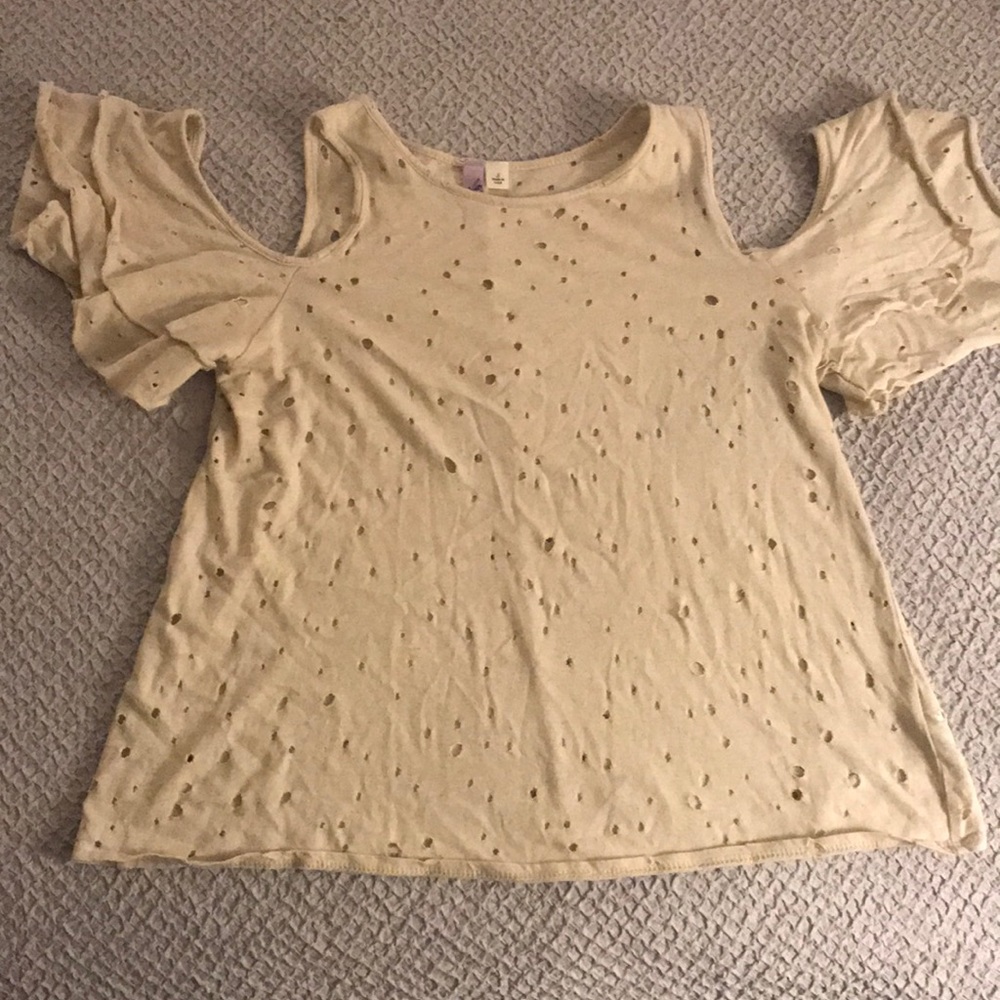 FRANCESCA’S Ripped Shoulder Top